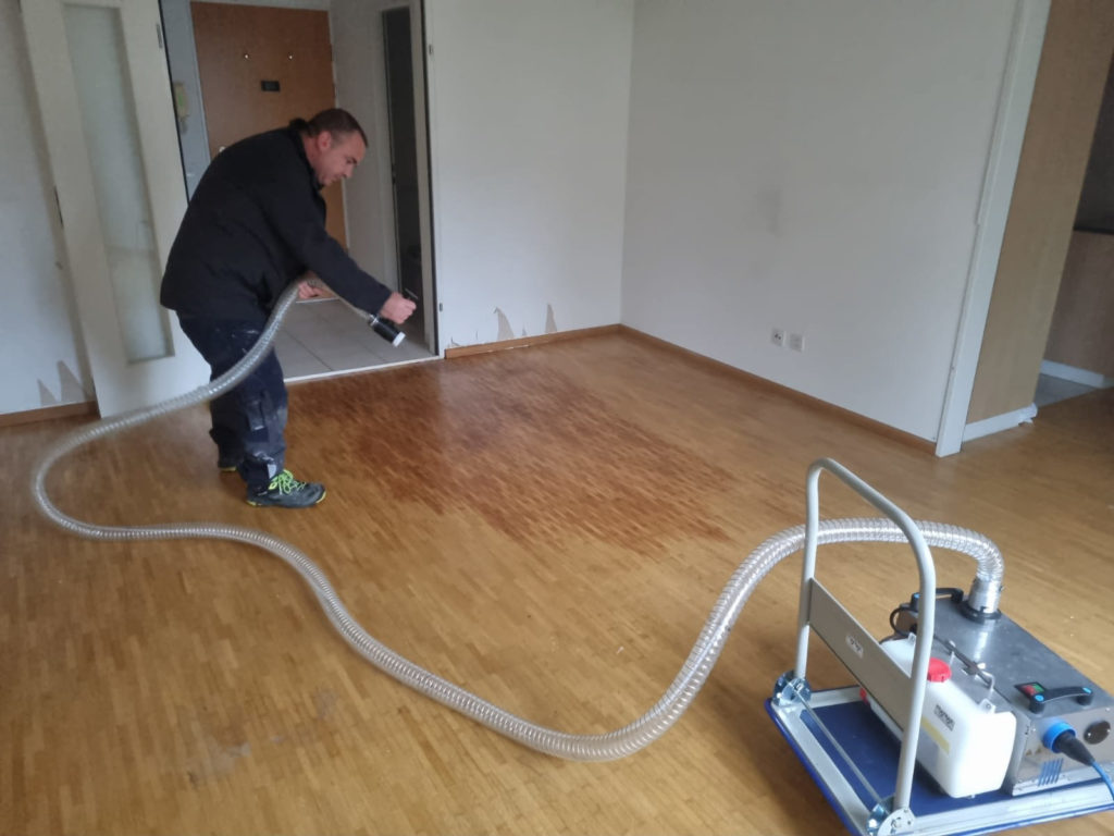 Flüssigkunststoff